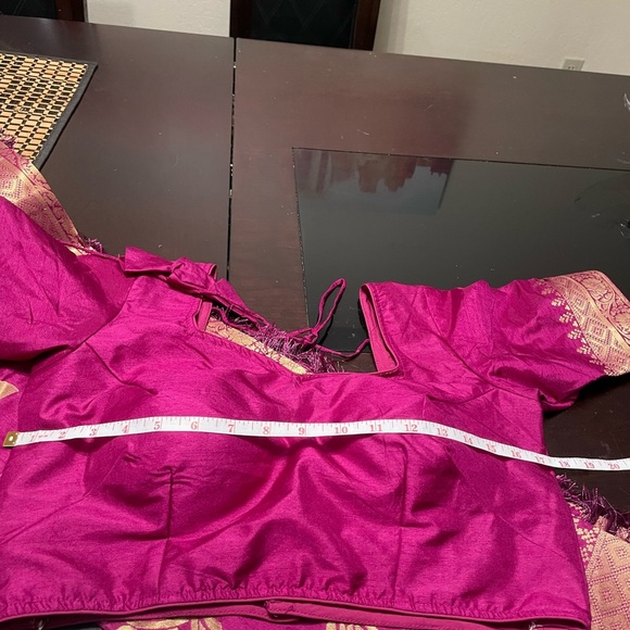 Vibrant purplish ready to wear saree  Blouse with Gold Accents - Picture 9 of 9